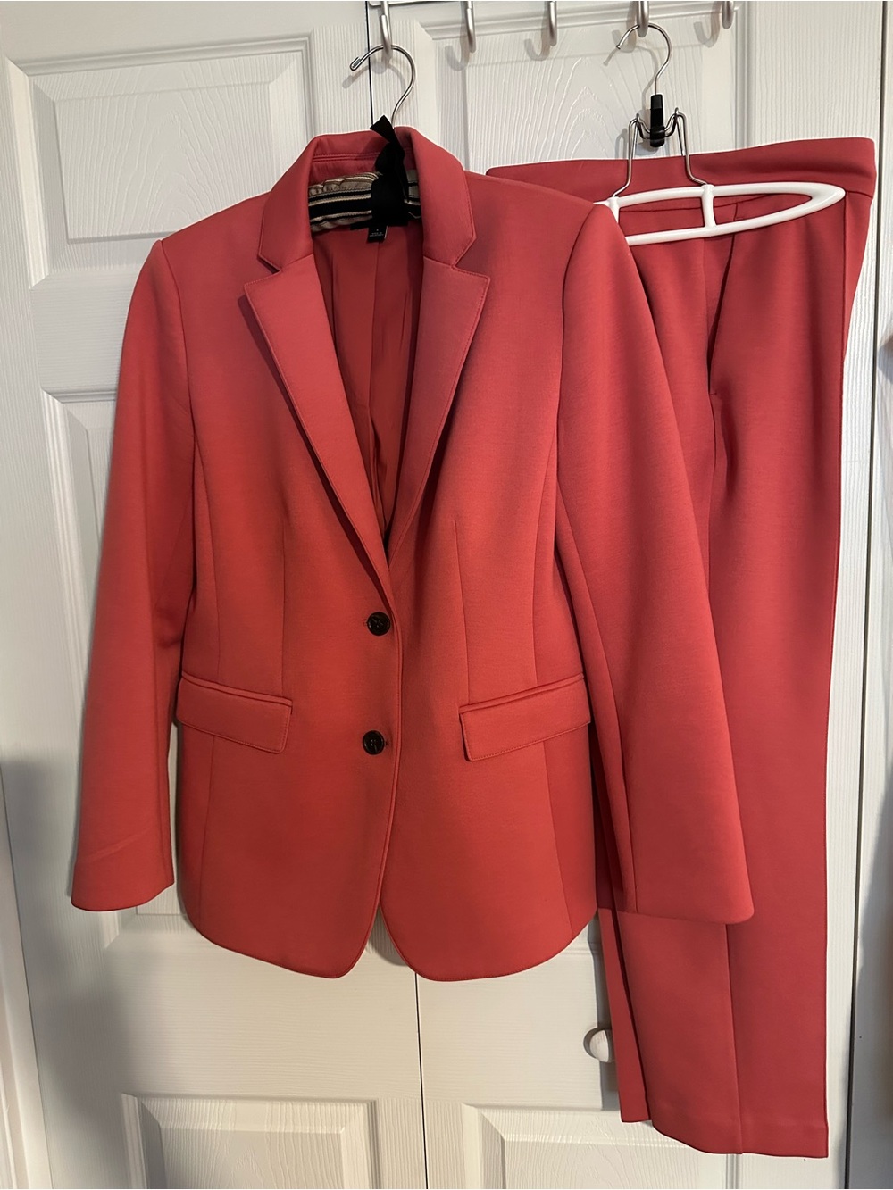 Ann Taylor Women’s pant suit size 6. Color: Coral